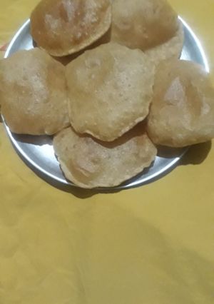 अजवाइन की पूरी (ajwain ki poori recipe in Hindi) रेसिपी मुख्य फोटो