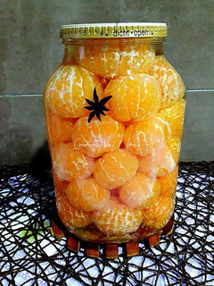 Una foto de Mandarinas en almíbar ligero con canela y anís estrellado