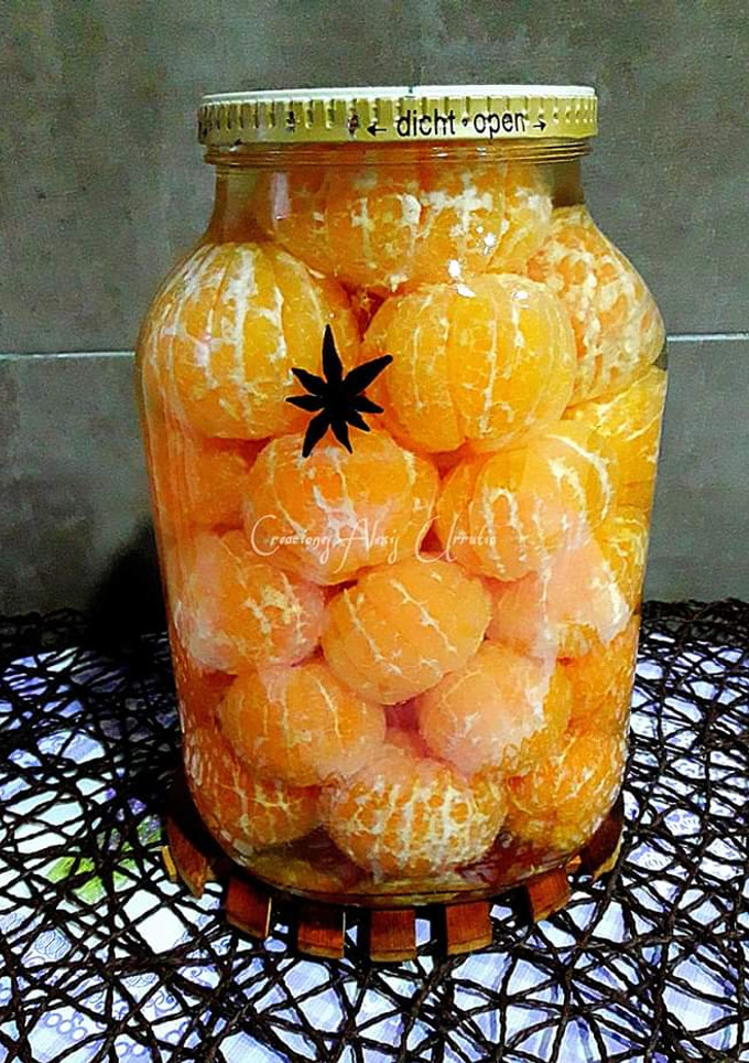 Una foto de Mandarinas en almíbar ligero con canela y anís estrellado