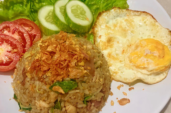 Langkah Mudah untuk Menyiapkan Nasi Goreng Lada Hitam yang Enak