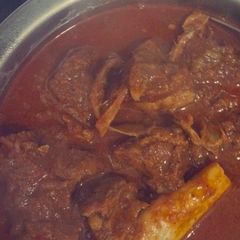 A picture of Laal maas.