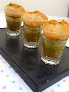 पानी पूरी (Pani puri recipe in Hindi) रेसिपी मुख्य फोटो