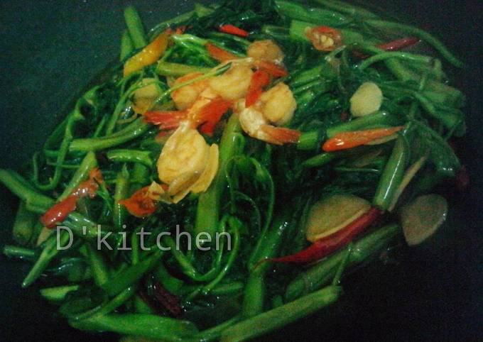 Langkah Mudah untuk Menyiapkan Tumis Kangkung Udang (beserta tips agar kangkung tetap hijau), Bikin Ngiler