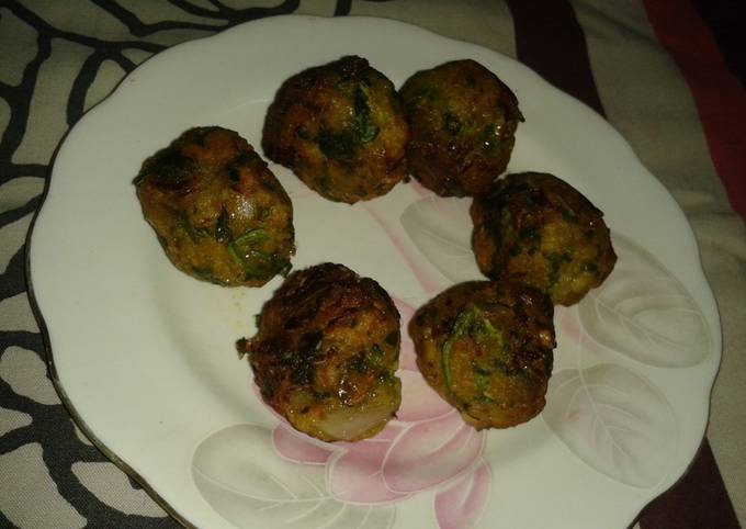 Spinach rice fritters