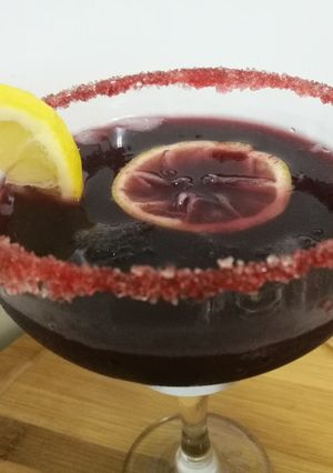 A picture of (Virgin)Cherry lime mojito.