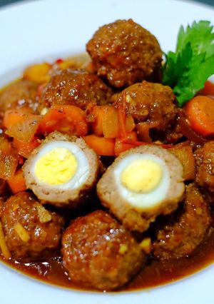 Foto resep Semur Bola2 Daging isi telur Puyuh