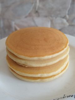 Una foto de Panqueques (hot cakes) esponjosos