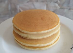 Una foto de Panqueques (hot cakes) esponjosos