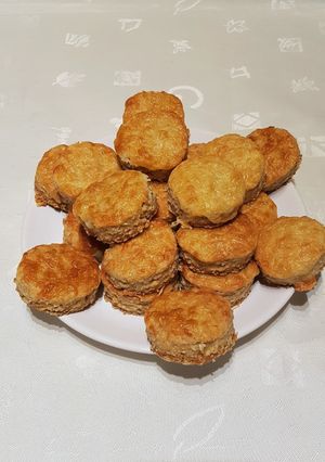 Zabpelyhes-sajtos pogácsa recept fotója