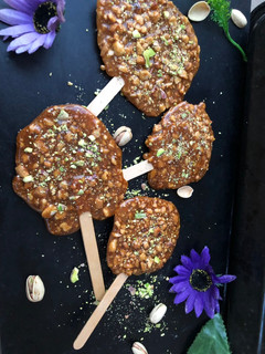 A picture of Peanut candy (peanut brittle).