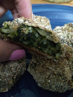 Una foto de Bocaditos de 🥬 y arroz