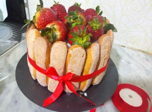 صورة لوصفة شارلوت بالفراولة
