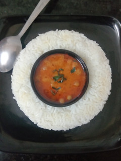 A picture of Dahi wali matar curry.