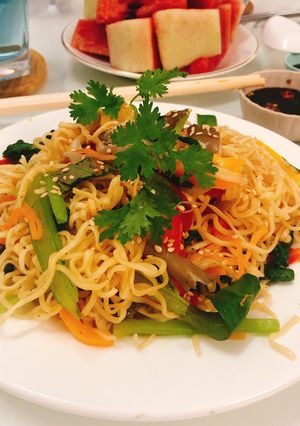 Hình của món Mì gói xào rau củ.