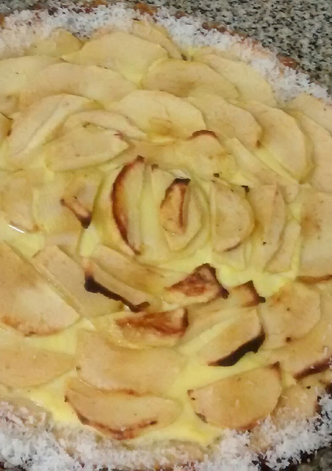 Una foto de Tarta de manzana y cema pastelera