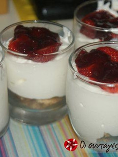 Φωτογραφία της συνταγής Γρήγορο cheesecake σε ποτήρι