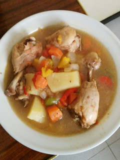 Una foto de Pollo guisado con tres pimientos