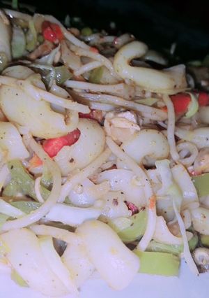 A picture of Chicken vegetable pasta.