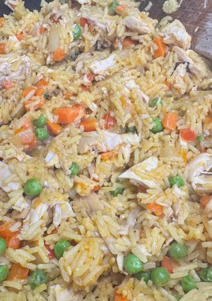 Una foto de Arroz con Restos de Pollo Asado