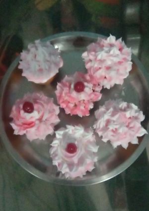 कप केक(Cup cake recipe in Hindi) रेसिपी मुख्य फोटो