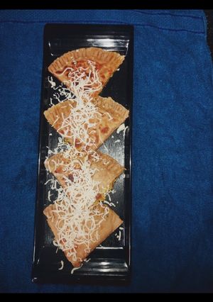 વેજીટેબલ ચીઝ પોકેટસ (Vegetable Cheese Pockets Recipe In Gujarati) રેસીપી મુખ્ય ફોટો