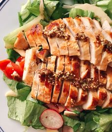 salad ức gà áp chảo