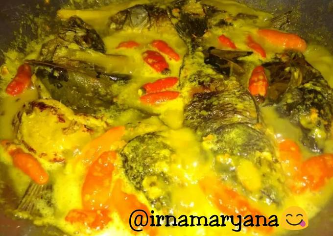 Langkah Mudah untuk Membuat Ikan mas bumbu kuning, Menggugah Selera