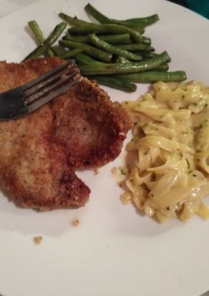 A picture of Garlic Parmesan Crusted Pork Chops😋.