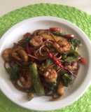 Espagueti Chino con Camarones
