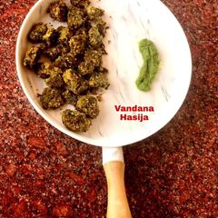 A picture of Palak Methi Muthiya.