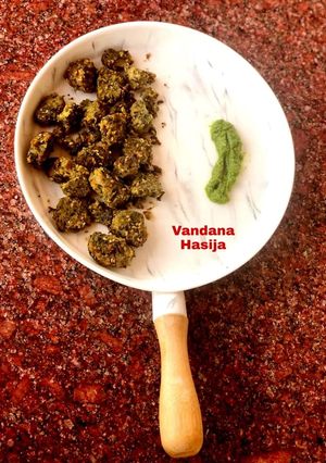 A picture of Palak Methi Muthiya.