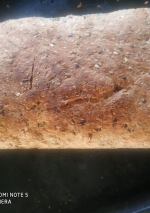 Una foto de Pan negro con semillas