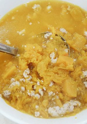 Hình của món Canh bí đỏ thịt bằm.