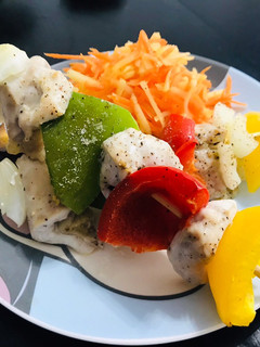 雞胸肉蔬菜串佐胡蘋沙拉 的食譜成品照片