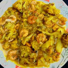 A picture of Cauliflower with prawn curry.