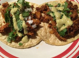 Una foto de Tacos al pastor de soya