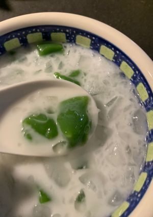 A picture of Inthanin (Thai Dessert).