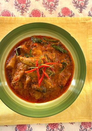 รูปของ แกงคั่วเห็ดออรินจิย่างใบยี่หร่า🌶️🌿🧄🍄