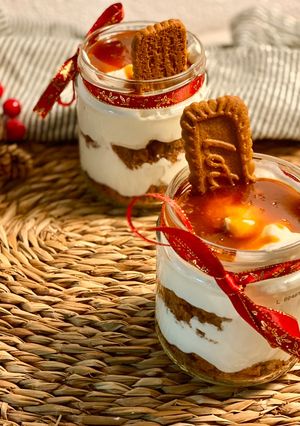 Foto principal de Postre en vaso de crema y galletas Lotus
