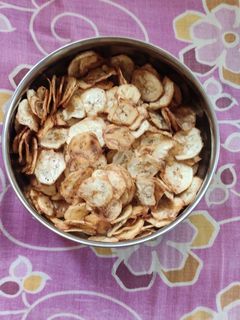 કેળાની વેફર (Banana Wafer Recipe In Gujarati) રેસીપી મુખ્ય ફોટો