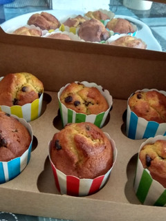 Una foto de Magdalenas de plátano con pepitas de chocolate