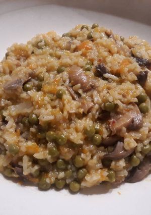 Gombás rizibizi, hús nélkül recept fotója
