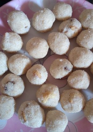 A picture of Delicious Sooji Laddu.