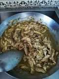 Pollo deshebrado con pipián