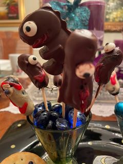 Hình của món Nho bọc chocolate trang trí lễ hội Halloween 👻 🎃.