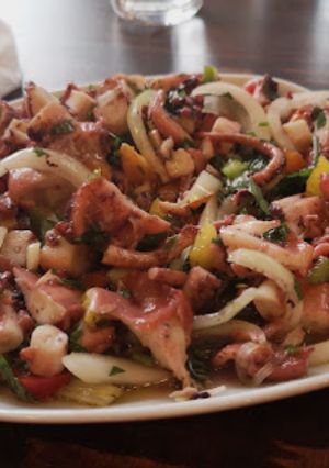 Foto de Salada de Polvo com Pimentos