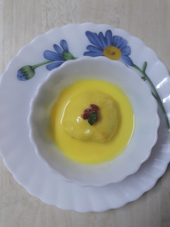 मैंगो कस्टर्ड पुडिंग (mango custard pudding recipe in Hindi) रेसिपी मुख्य फोटो