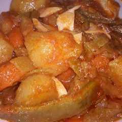 Una foto de Frejoles con patatas y zanahoria