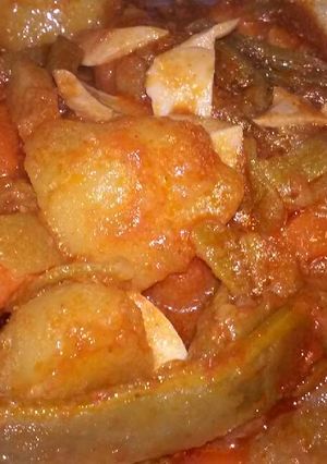 Una foto de Frejoles con patatas y zanahoria