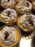 Flan cremoso de vainilla con turrón de café